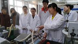说明: F:\教务\2017教务文件\关于开展美女直播
第四届实验教学大奖赛的通知\预赛照片\微信图片_201711241504362.jpg